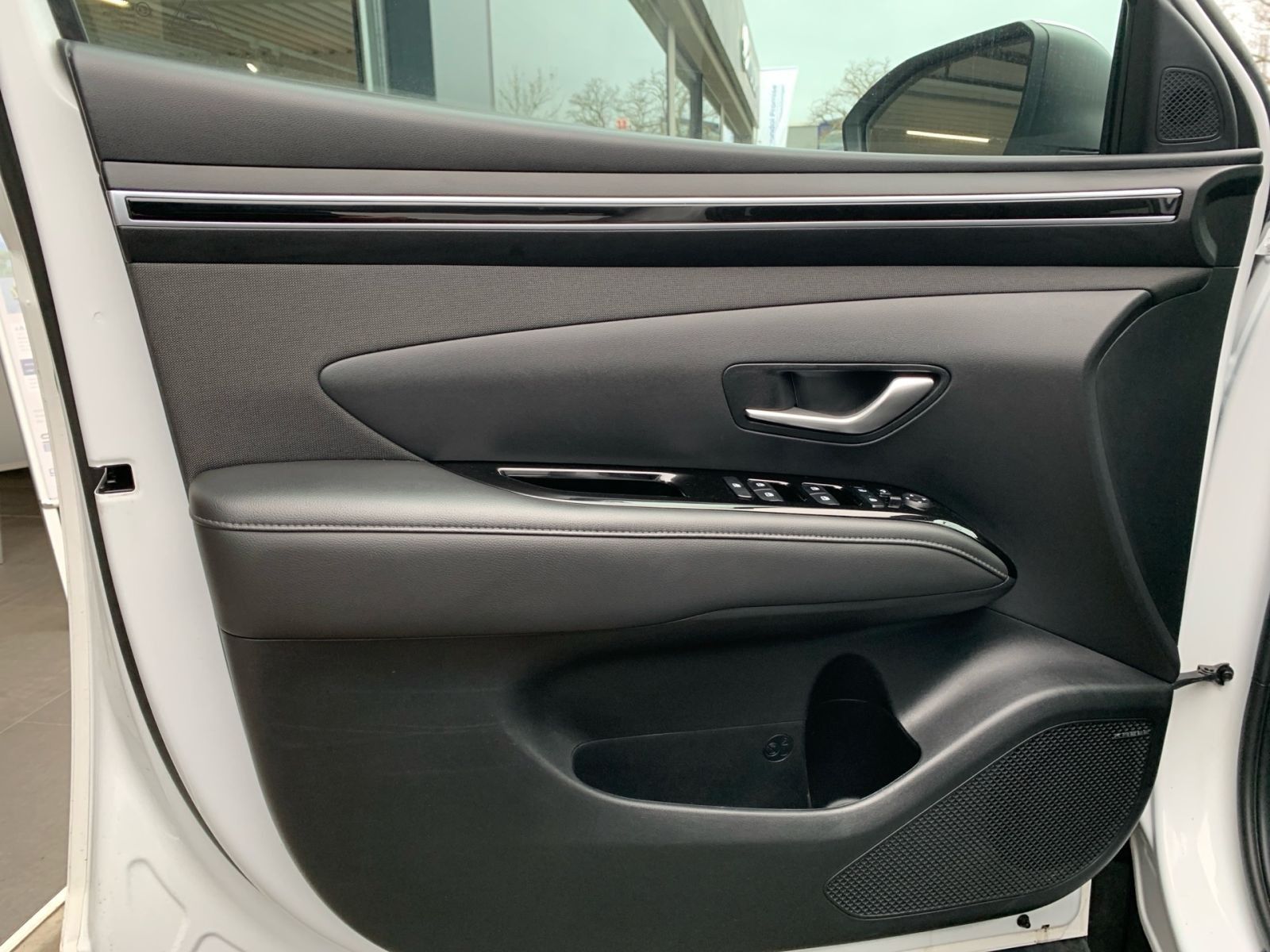 Fahrzeugabbildung Hyundai Tucson 1.6T-GDTrend Plug-In Hybrid 4WD Trend ESC