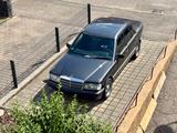 Mercedes-Benz 190 E 2.3 Schaltgetriebe 5 Gang, Schiebedach - Mercedes-Benz 190: 5.5