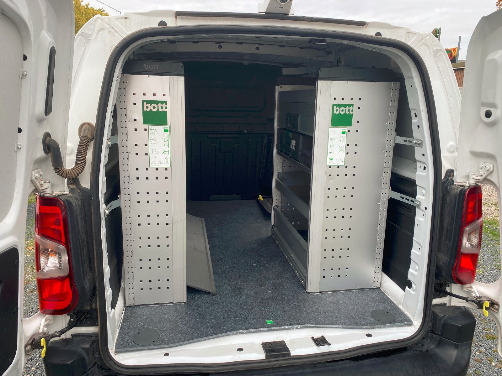 Fahrzeugabbildung Peugeot PEUGEOT Partner1.6BlueHDi ServiceEdition,Kasten