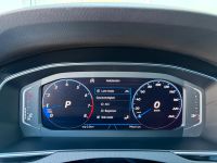 Volkswagen Passat Var. 2.0 TSI DSG 4M R-Line STDHZ PANO AHK bei Autohaus Landmann & Maier OHG