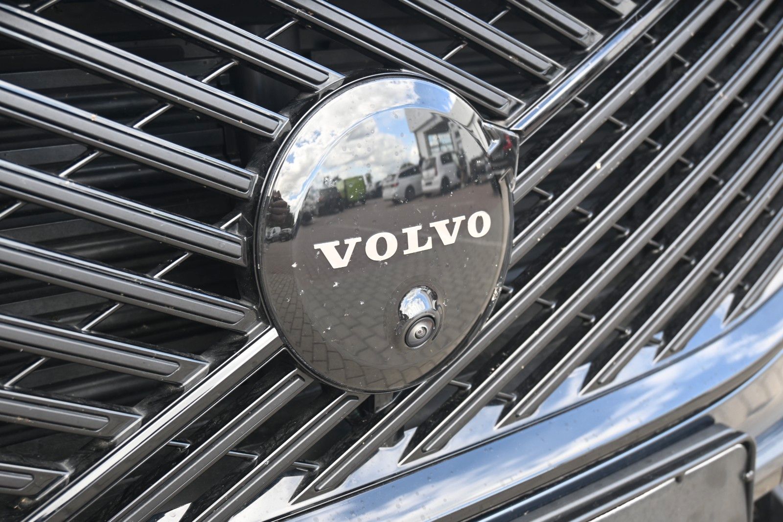 Fahrzeugabbildung Volvo XC60 T8 RC AWD Plus Black Edition*360*Facelift