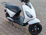 Piaggio ONE+ E Roller 1462 Km  EZ 2/25 Neuwertig - Piaggio Motorräder in Köln