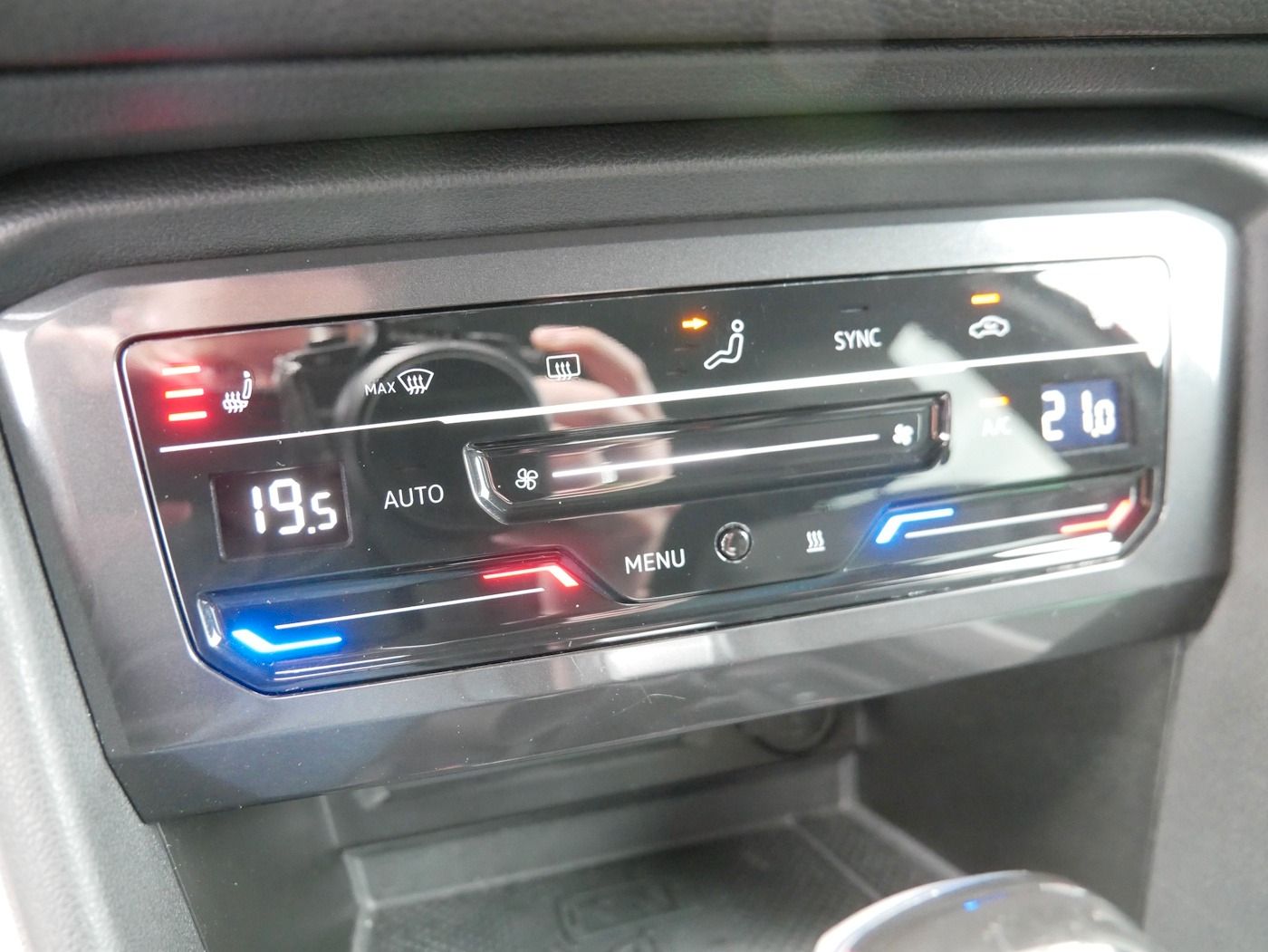 Fahrzeugabbildung Volkswagen Tiguan Allspace 2.0 4x4 R-Line NEU75T 7-Sitze AH