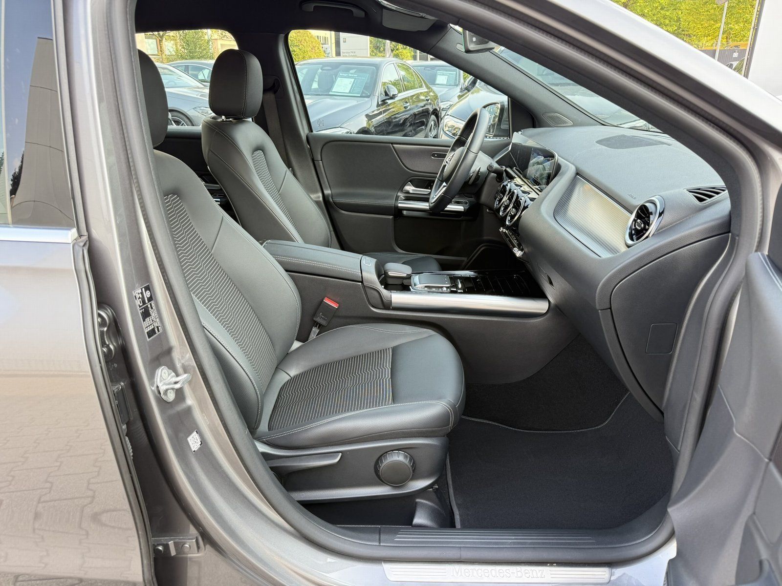 Fahrzeugabbildung Mercedes-Benz B 200 Progressive*LED*KAMERA*CARPLAY*SPURHALTE*