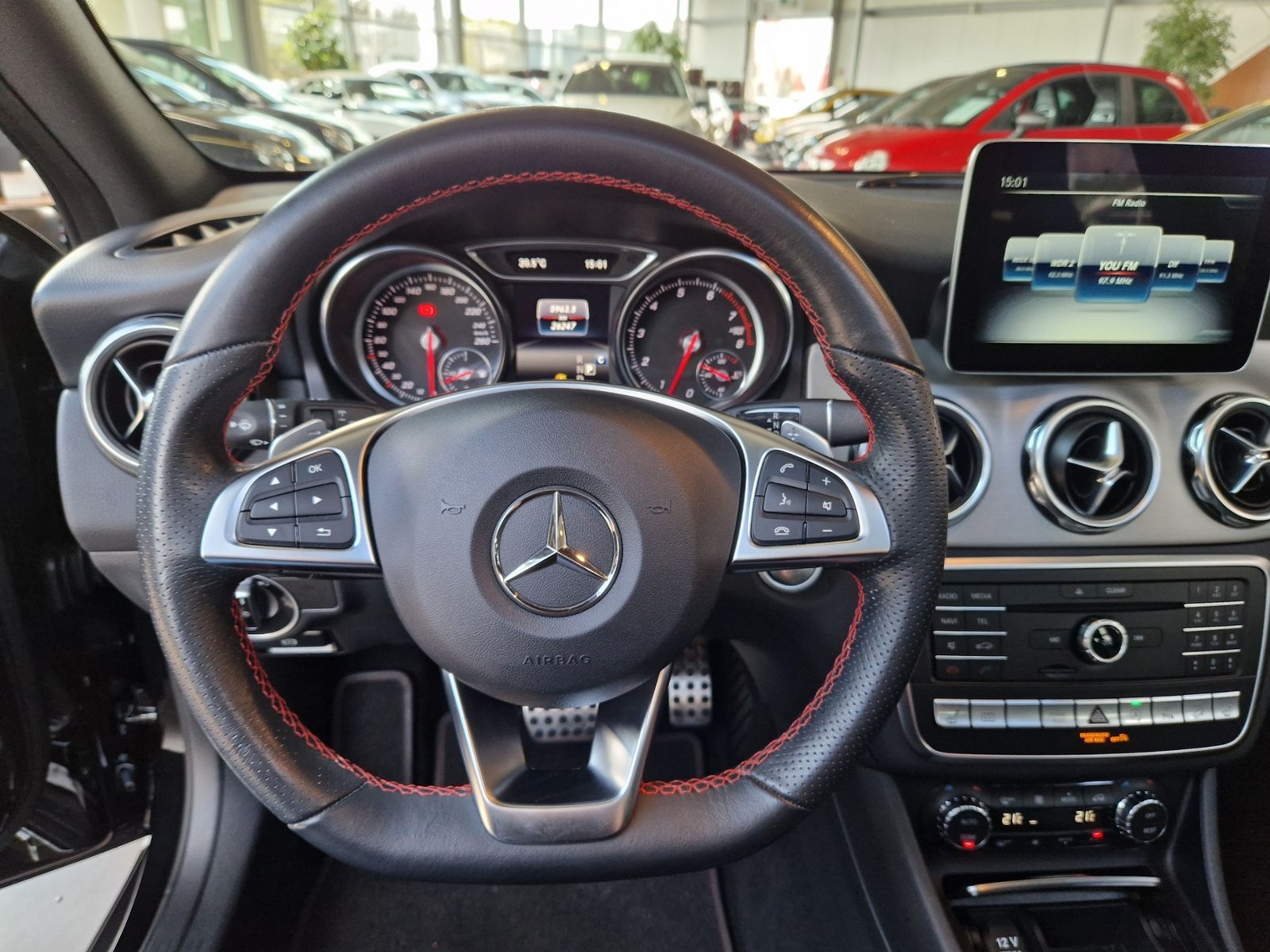 Fahrzeugabbildung Mercedes-Benz GLA 250 4Matic AMG-LINE PANO LED