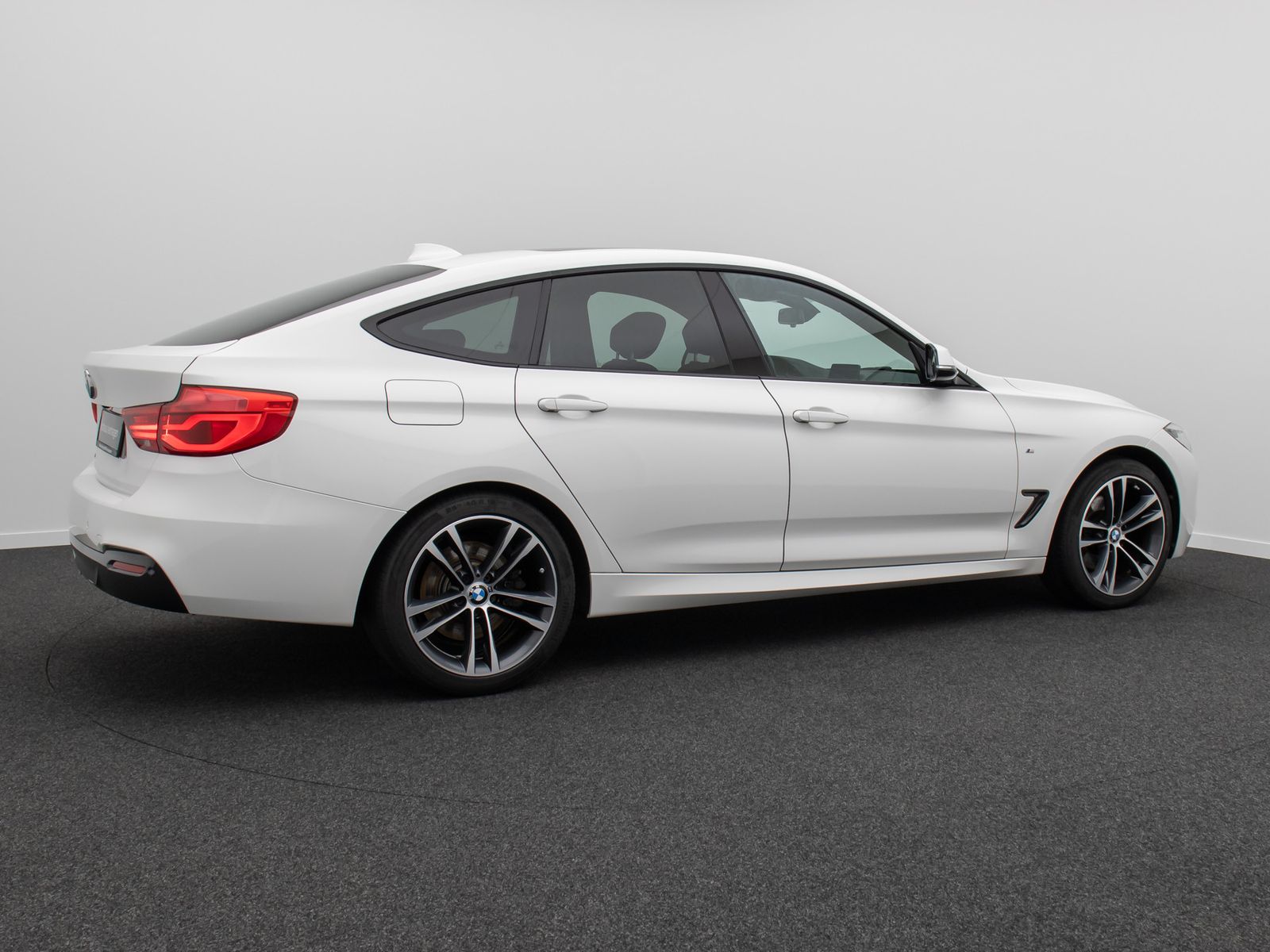 Fahrzeugabbildung BMW 320 Gran Turismo M Sport Kamera Alarm HUD 19Zoll
