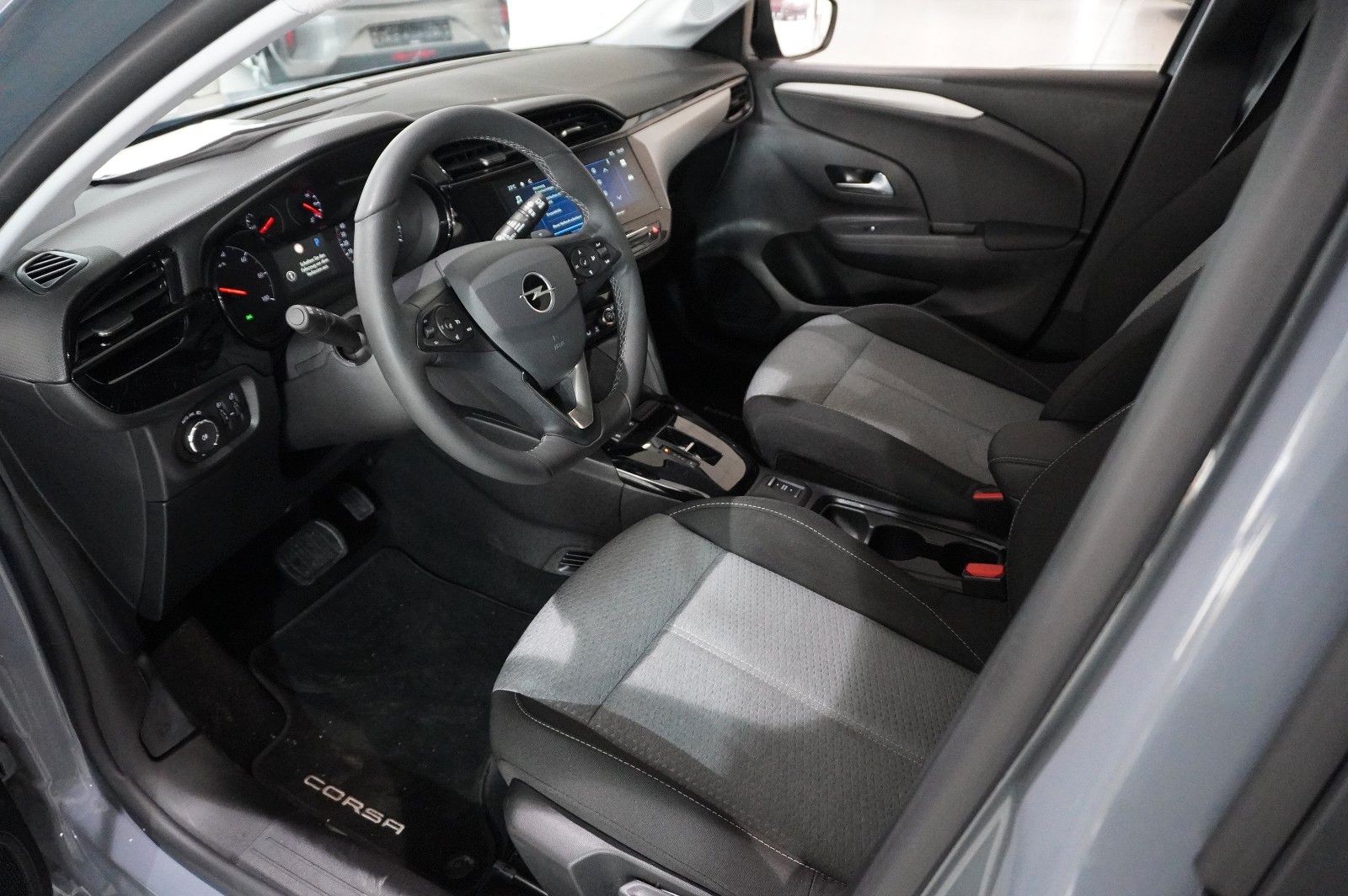 Fahrzeugabbildung Opel Corsa F 1.2T EDIT. 48V DCT NAVI/LED/SPORT/SH/DAB