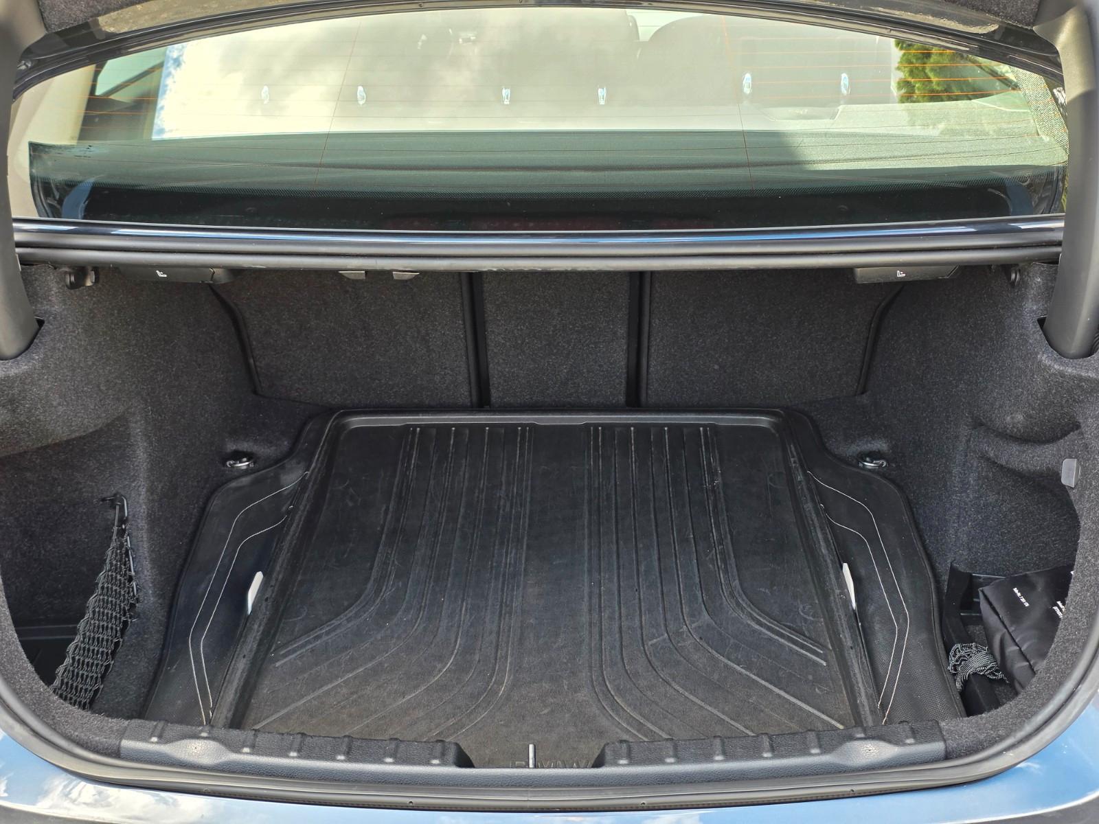 BMW 320 i M Sport*1.Hand*Scheckheft gepflegt*Ambient