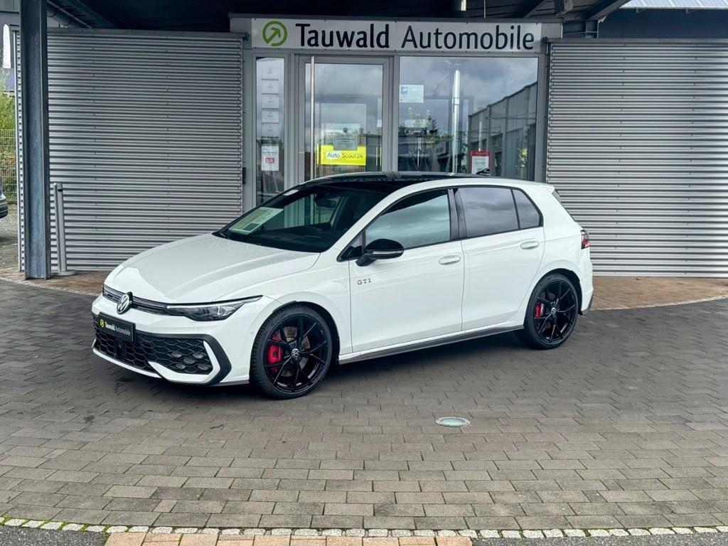 Volkswagen Golf VIII GTI DSG Black Style PANO/HUD/IQ/DCC