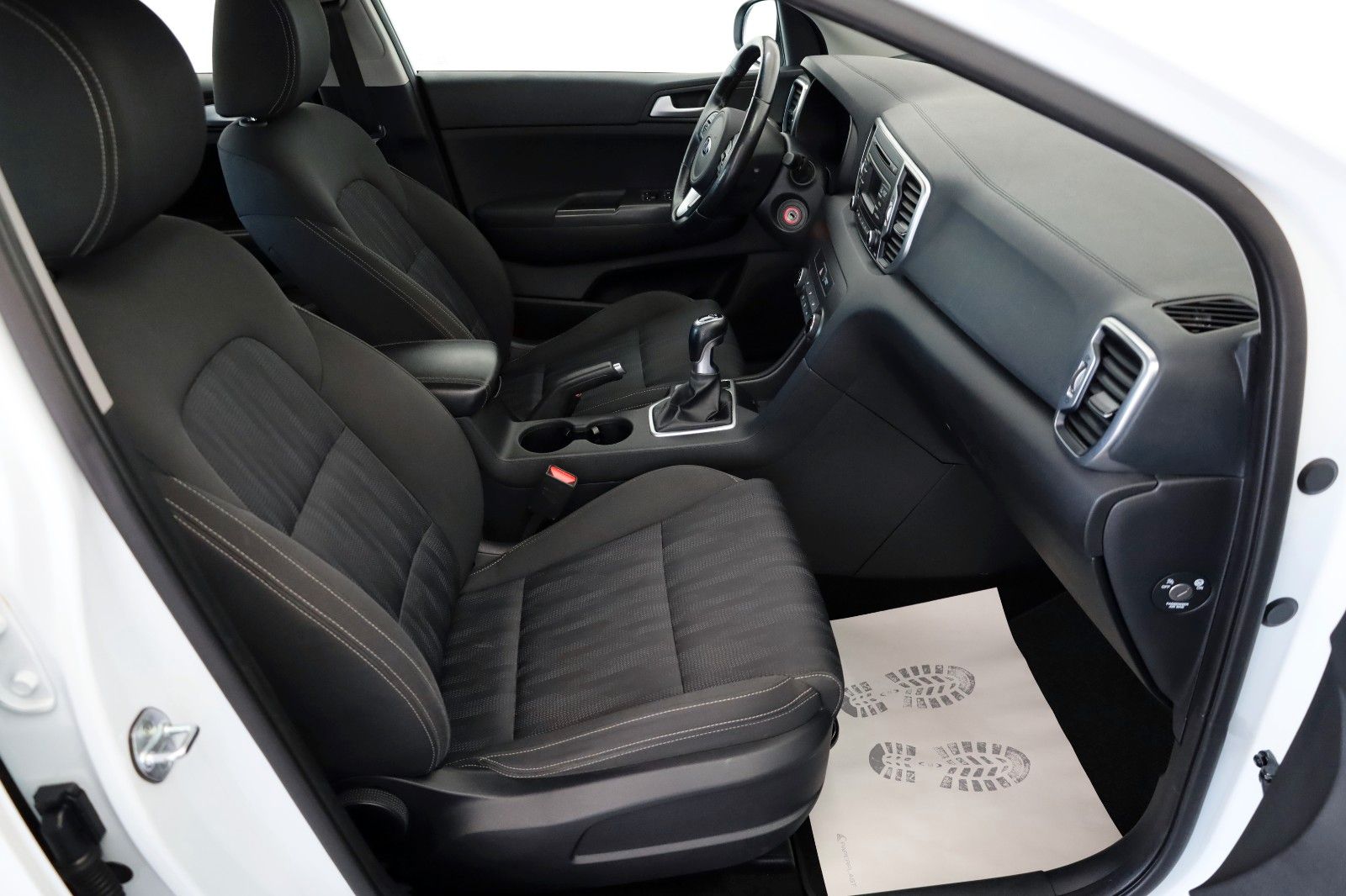 Fahrzeugabbildung Kia Sportage Edition 7 2WD SH,PDC,8 fach bereift