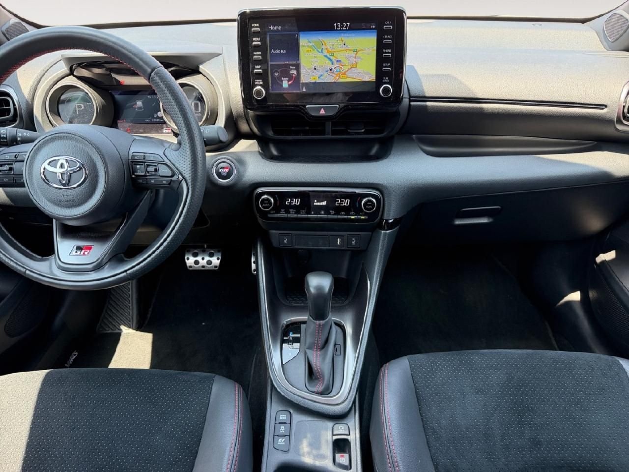 Fahrzeugabbildung Toyota Yaris Hybrid GR Sport