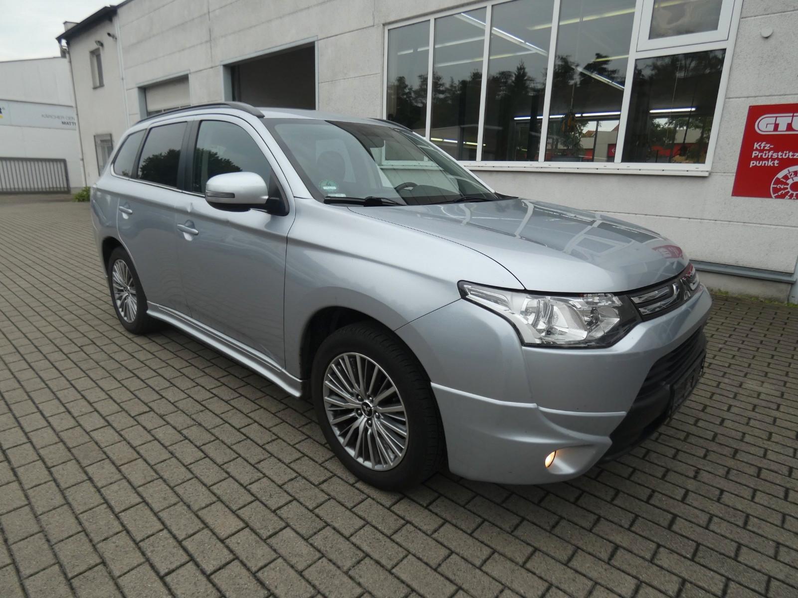 Mitsubishi Outlander 2.0 4WD AT Invite m. Gebrauchsspuren
