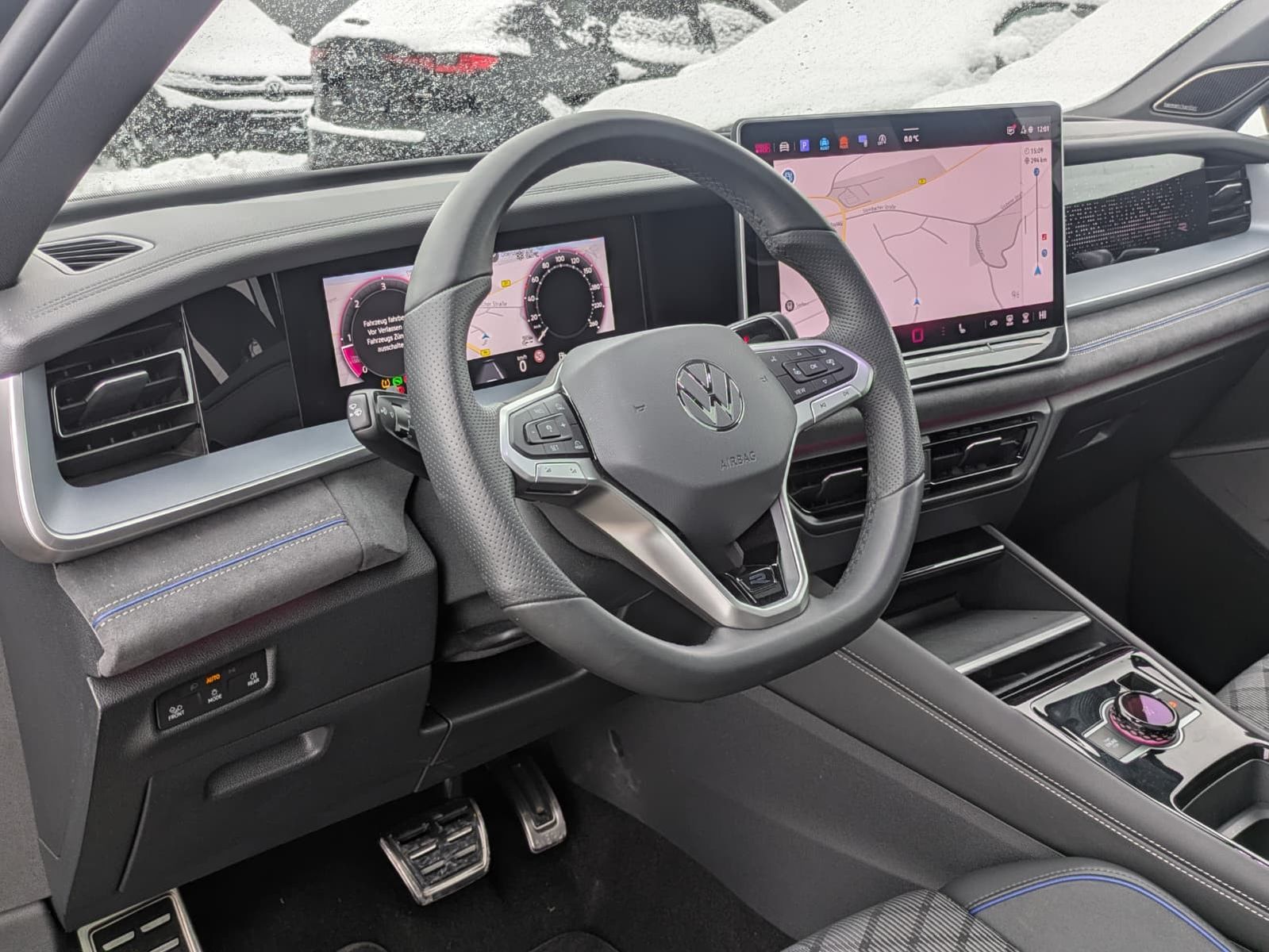 Fahrzeugabbildung Volkswagen Tayron 2.0 TDI 4M R-Line 7Si*MATRIX*AHK*PANO*HUD