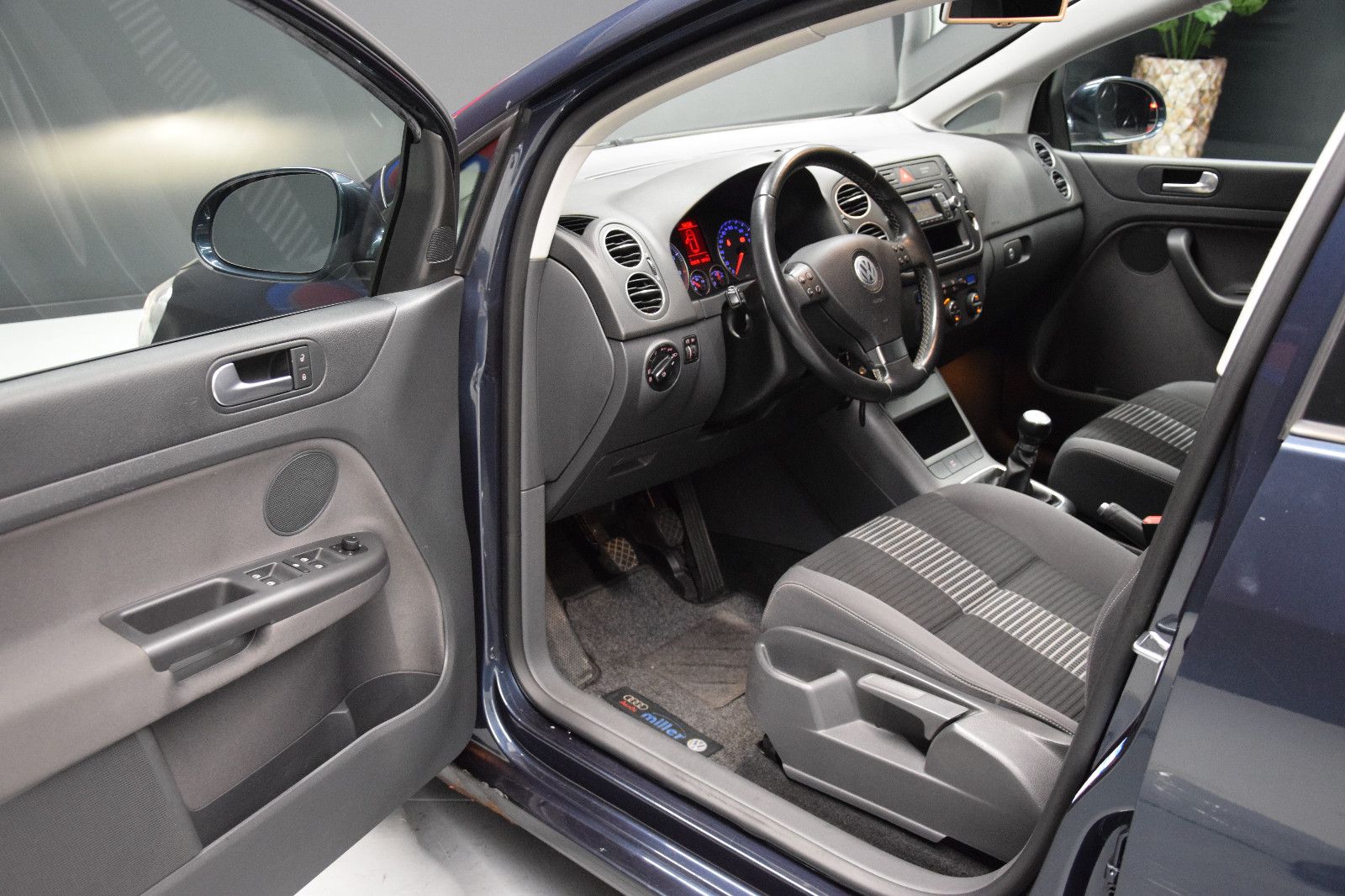 Fahrzeugabbildung Volkswagen Golf Plus United Klimaanlage 1.Hand Einparkhilfe