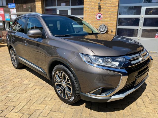 Mitsubishi Outlander 2.2 DI-D 4WD 100+ LED 360° AHK Tempom.