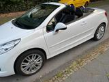 Peugeot 207 CC Platinum 120 Platinum - Peugeot 207: Leder, Navigationssystem