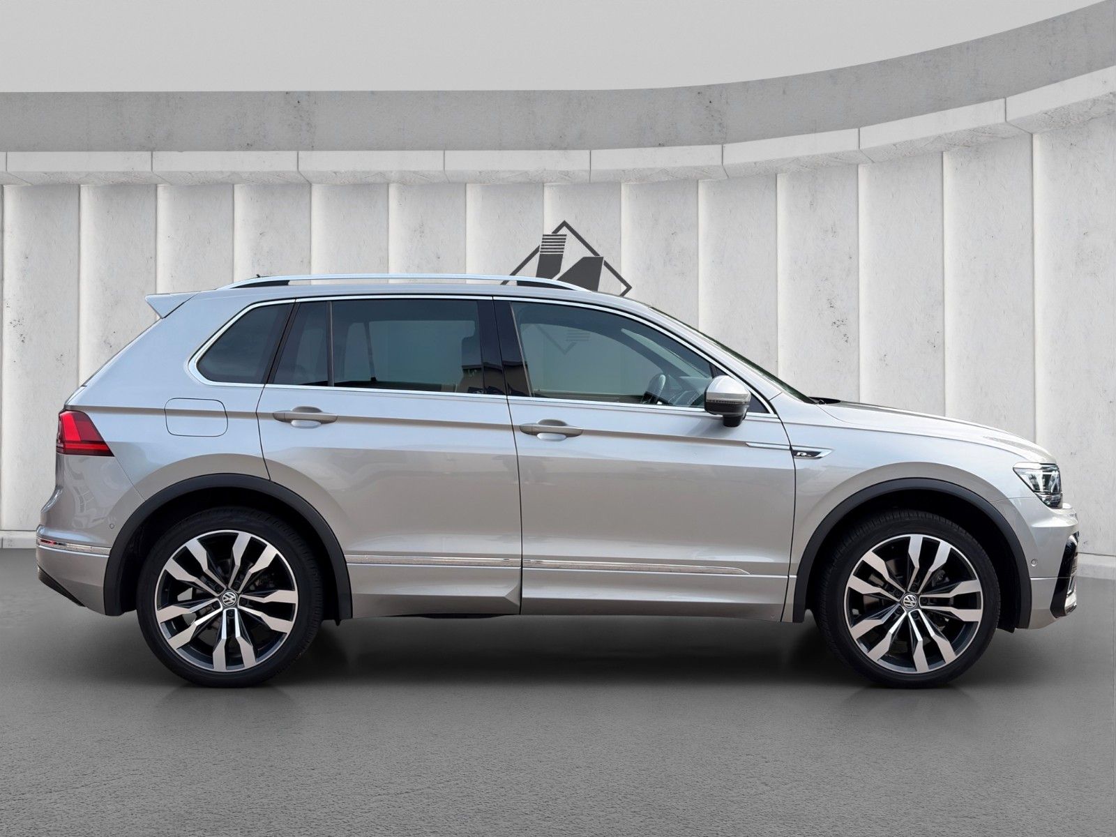 Fahrzeugabbildung Volkswagen Tiguan Highline R-Line 4Motion DSG*ACC*LED*SHZ**
