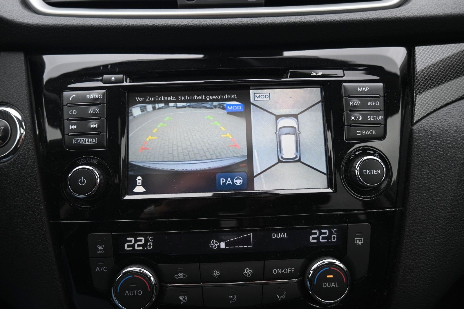Fahrzeugabbildung Nissan X-Trail  1.6 DIG-T Schalter Tekna 4x2*360°*Pano