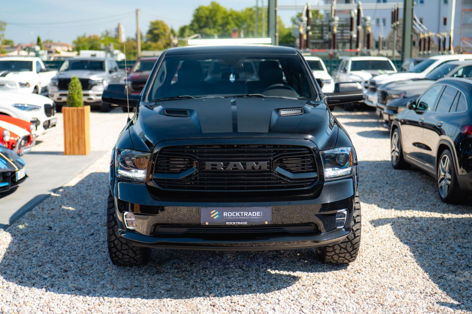 Fahrzeugabbildung Dodge RAM 5.7 V8 HEMI 4x4 OFFROAD Night-Paket LONG 19%