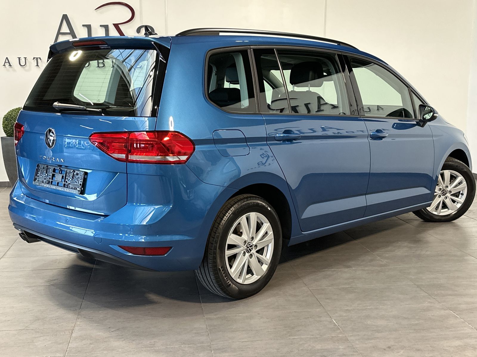 Fahrzeugabbildung Volkswagen Touran 2.0 TDI DSG IQ-DRIVE NAV+LED+KAM+ACC+VC