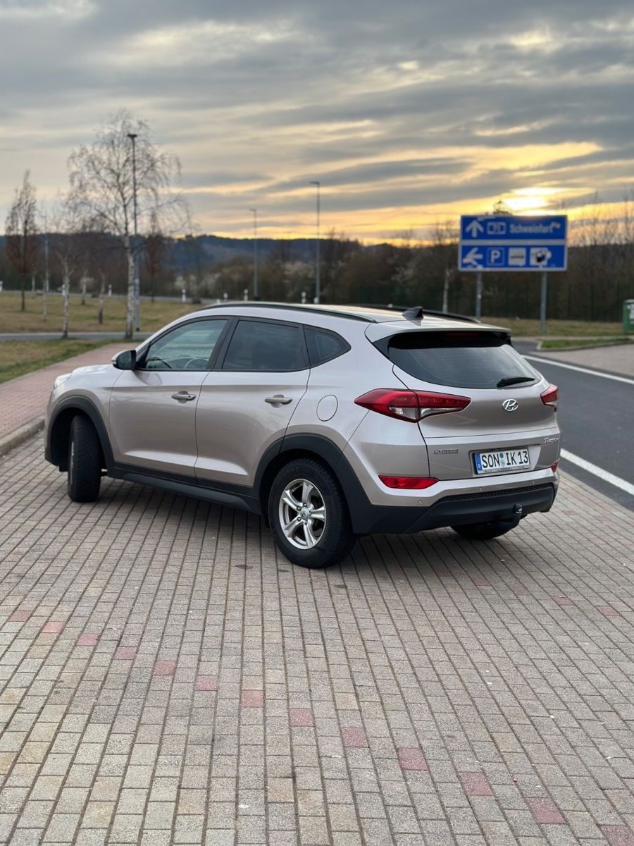 HYUNDAI Tucson
