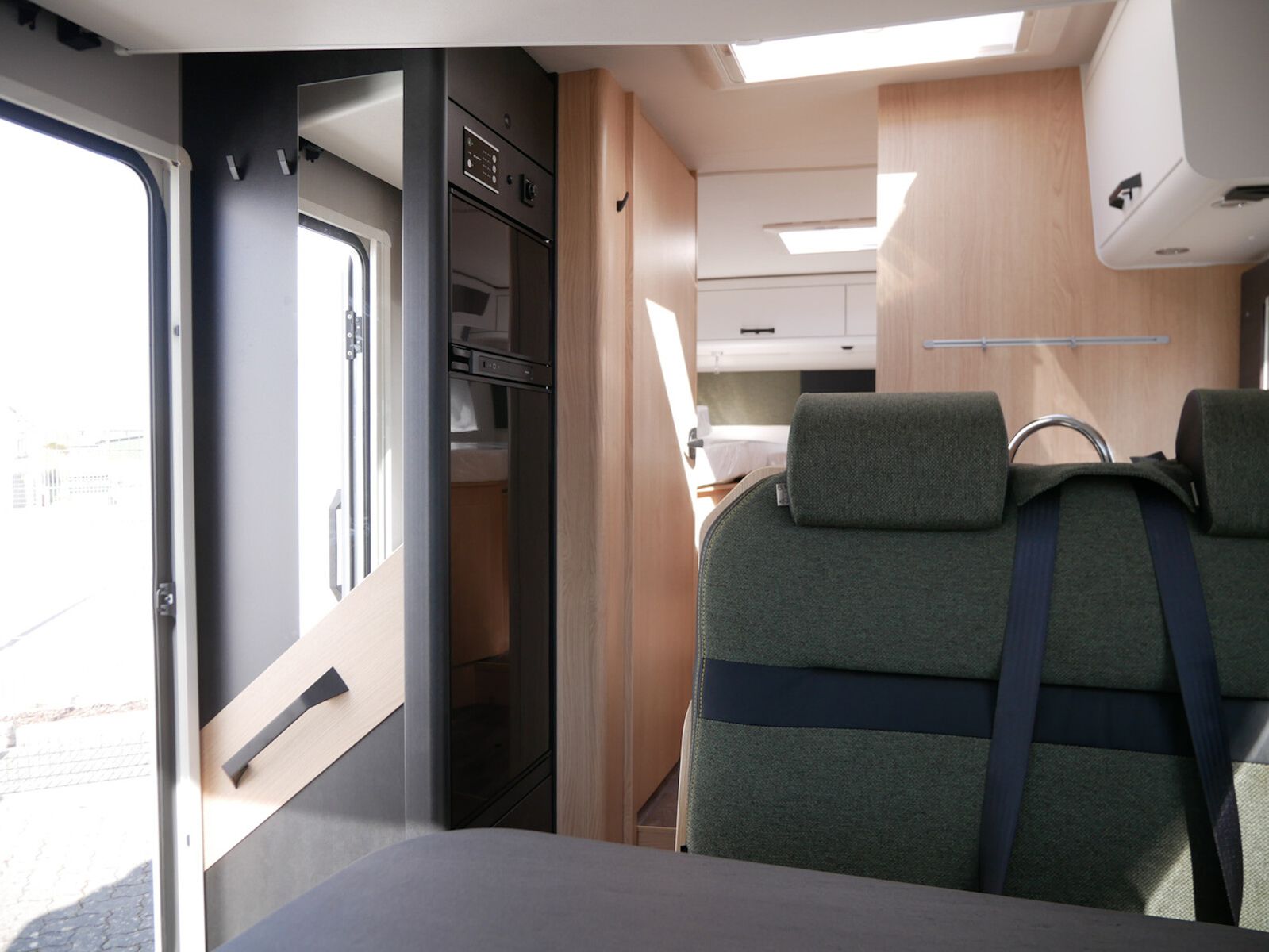 Fahrzeugabbildung Sunlight Adventure T 68 Hubbett, Automatik