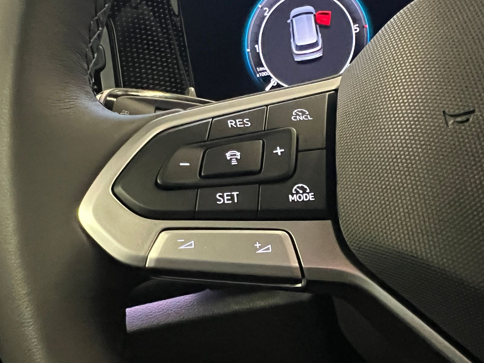 Fahrzeugabbildung Volkswagen Tiguan Life 2.0 TDI DSG *AHK, LED, Kamera, 18''-