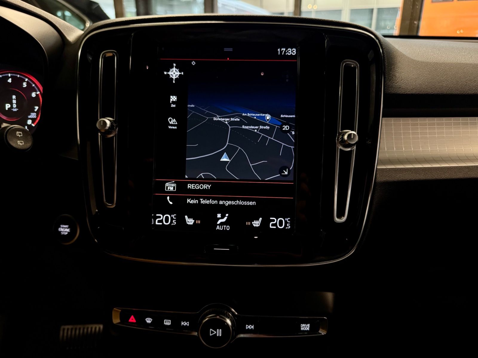 Volvo XC40 2.0 T5 AWD AUT LEDER NAVI LED CAM SHZ PDC foto 17