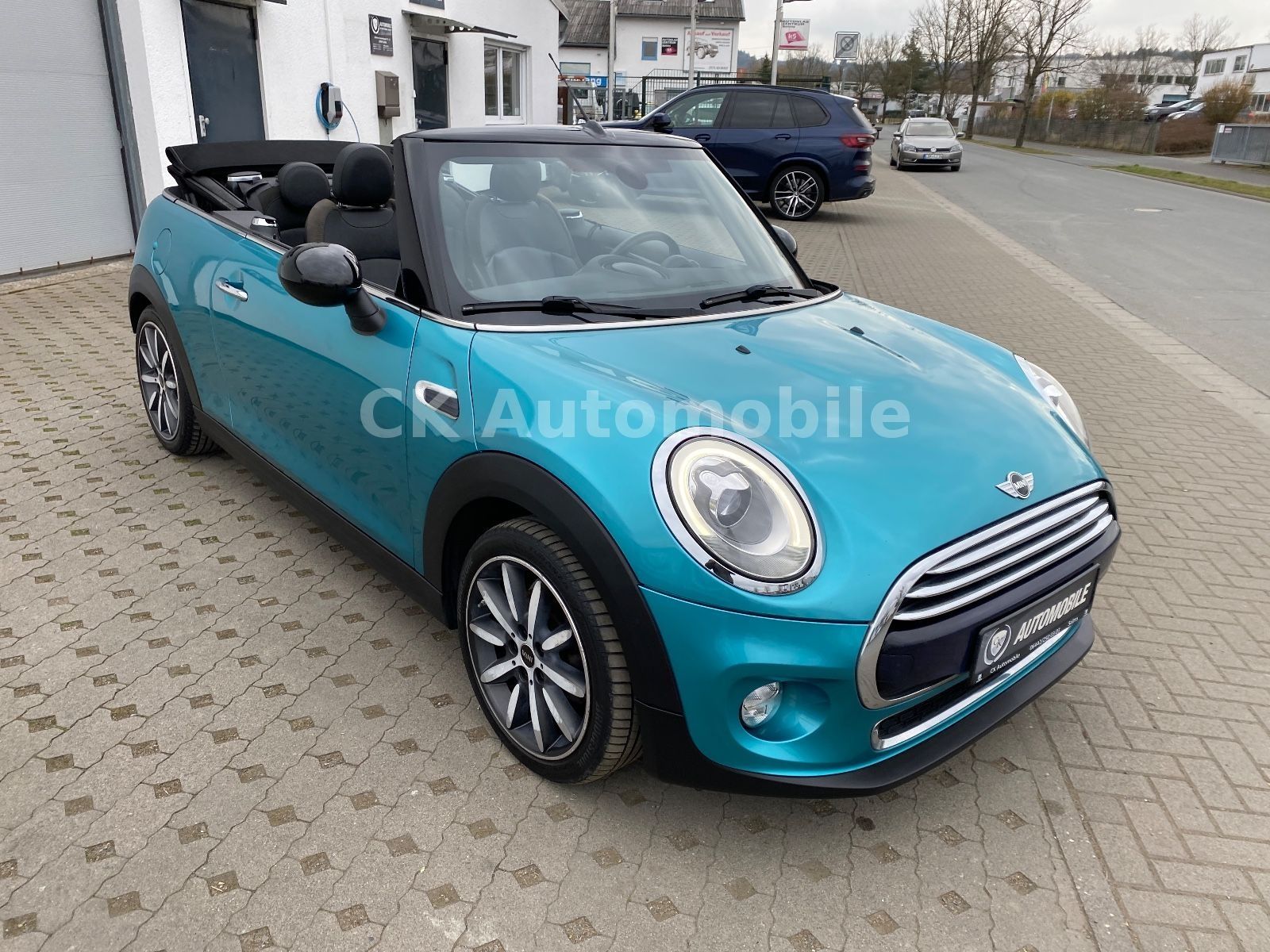 Fahrzeugabbildung MINI Cooper Cabrio  Chili/Leder/LED/PDC/Tempomat