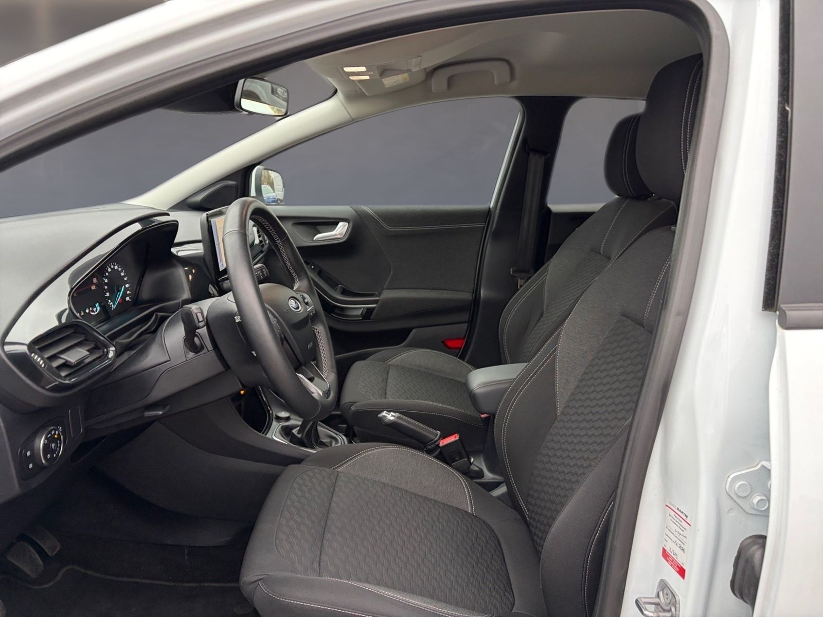 Fahrzeugabbildung Ford Puma Titanium Design, Navi, Winterpaket