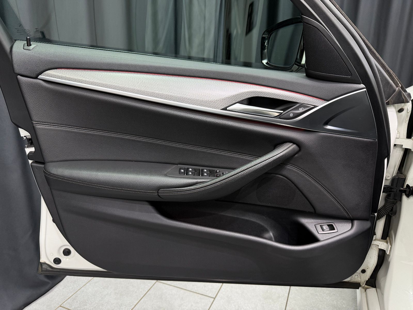 Fahrzeugabbildung BMW 540i xDrive Touring M Sport |AHK|HuD|HiFi|PANO