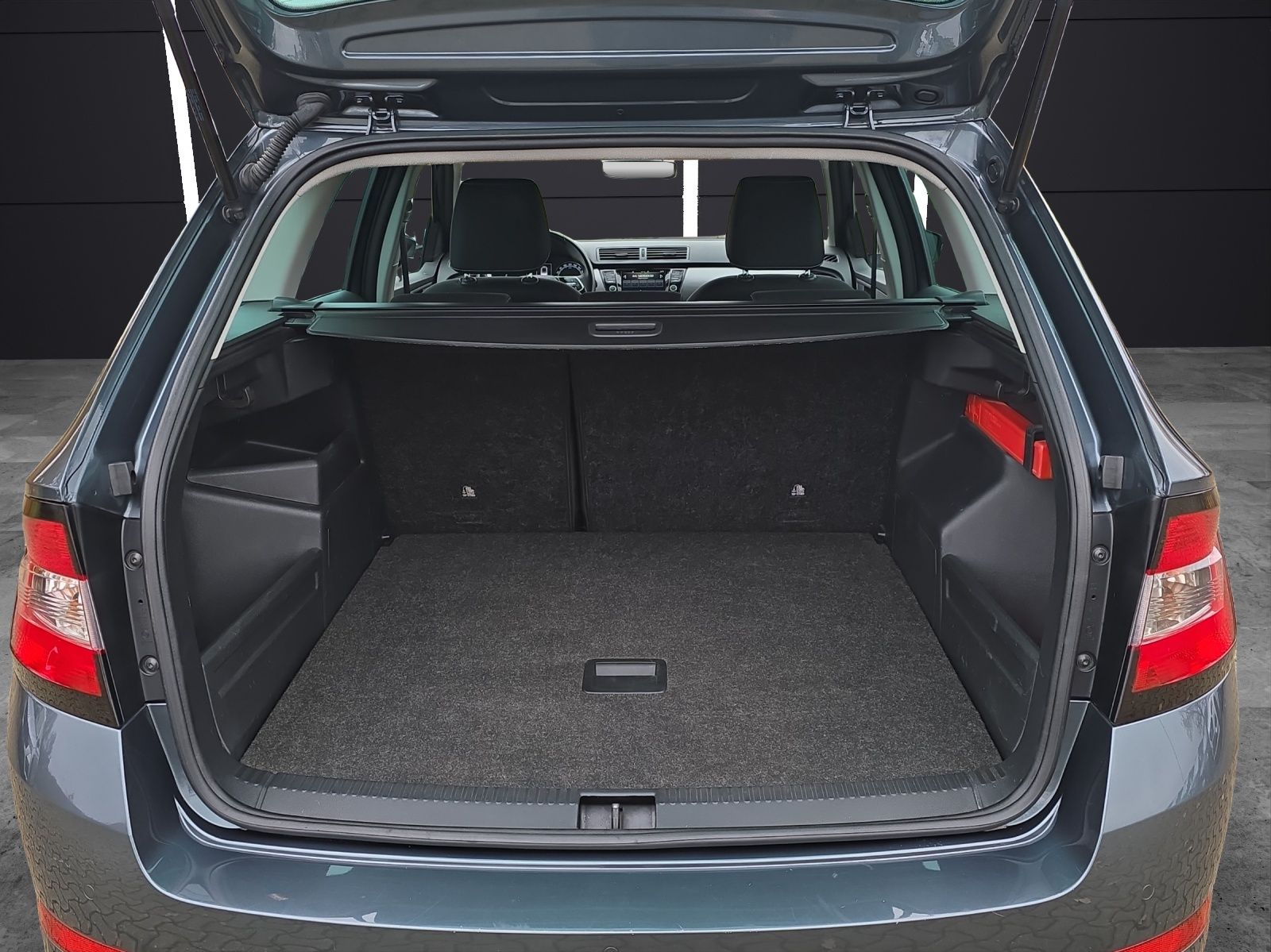 Fahrzeugabbildung SKODA Fabia Combi Drive 125 1.0 TSI KLIMA DAB SMART LI