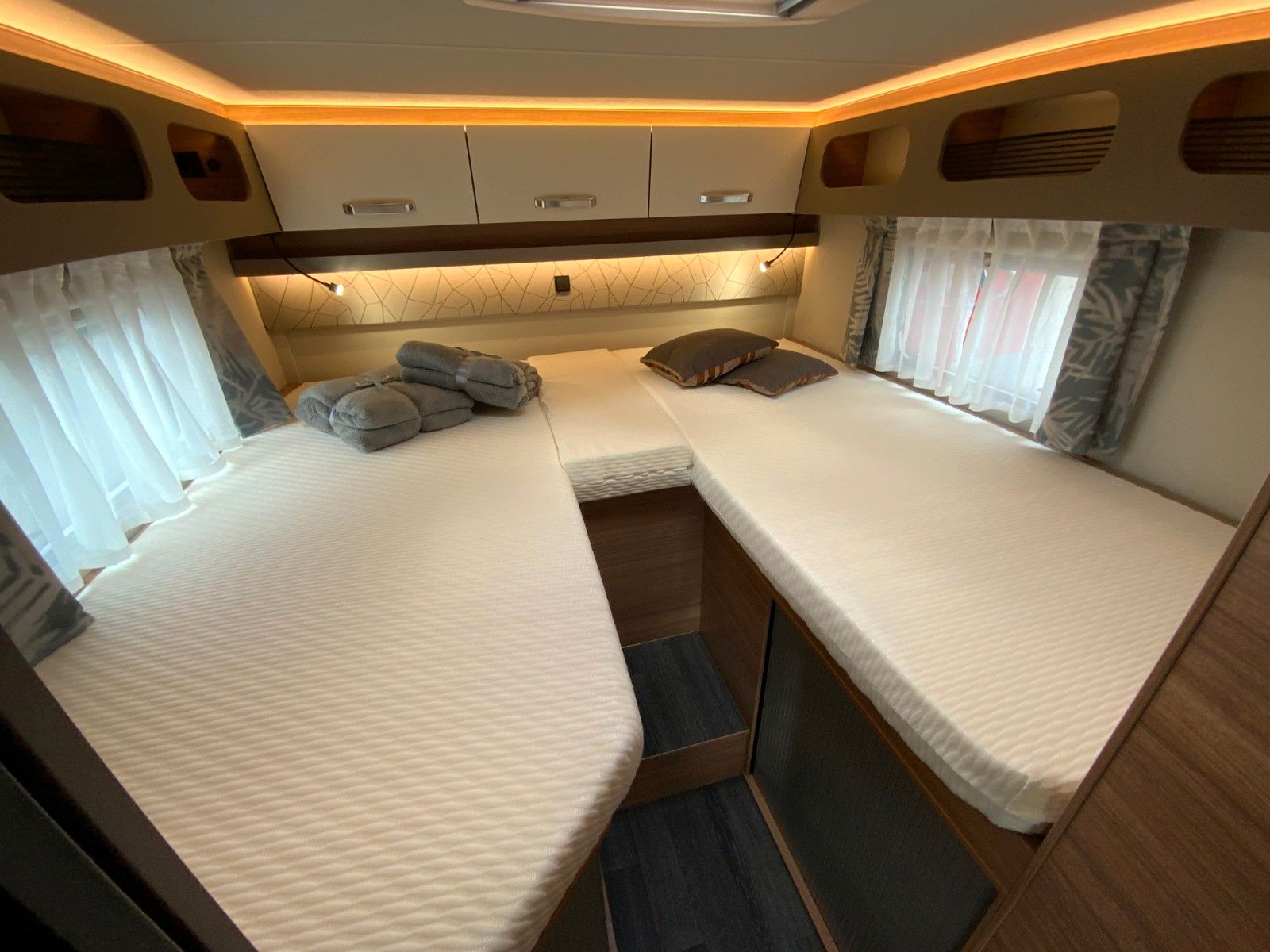 Fahrzeugabbildung Weinsberg CaraSuite 650 MEG