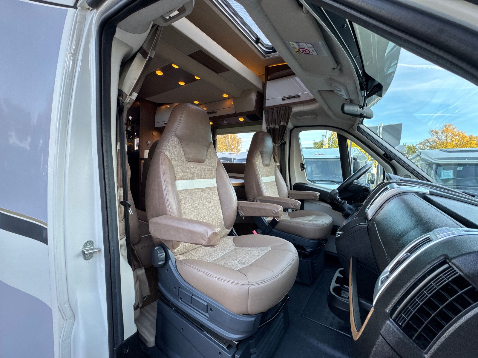 Fahrzeugabbildung Carthago C-Tourer T 148 LE H SOLAR TV SAT HUBBETT KAMERA