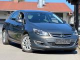 Opel Astra J Lim. 5-trg. Exklusiv 2. Hand Navi Xenon - Opel Astra Exklusiv mit Benzin-Antrieb