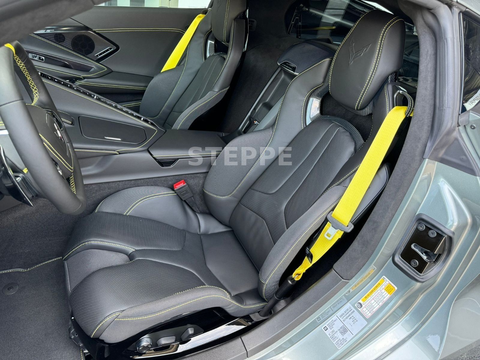 Corvette C8 Stingray Coupe 6,2 V8 3LT Europamodell STEPPE