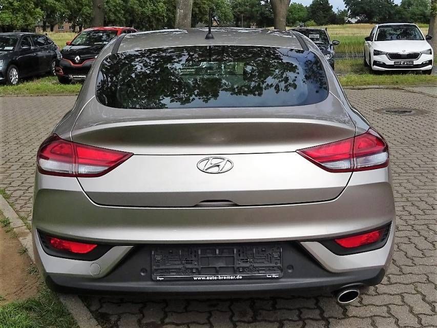 Fahrzeugabbildung Hyundai i30  Fastback  1,4 T-GDI