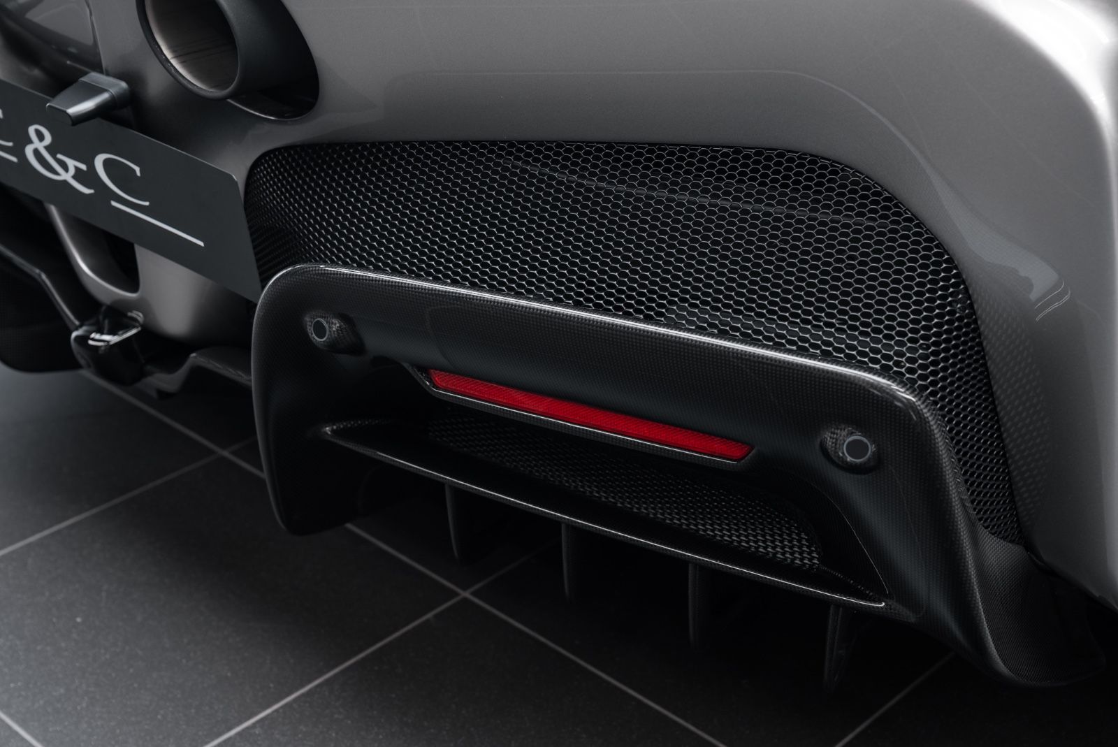 Fahrzeugabbildung Ferrari SF90 Spider FULL CARBON/LIFT/PAINTED SHIELDS