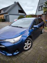 Toyota Avensis 1,8-l-Valvem. Executive Touring Spor... - Toyota Avensis: Kombi, 1.8