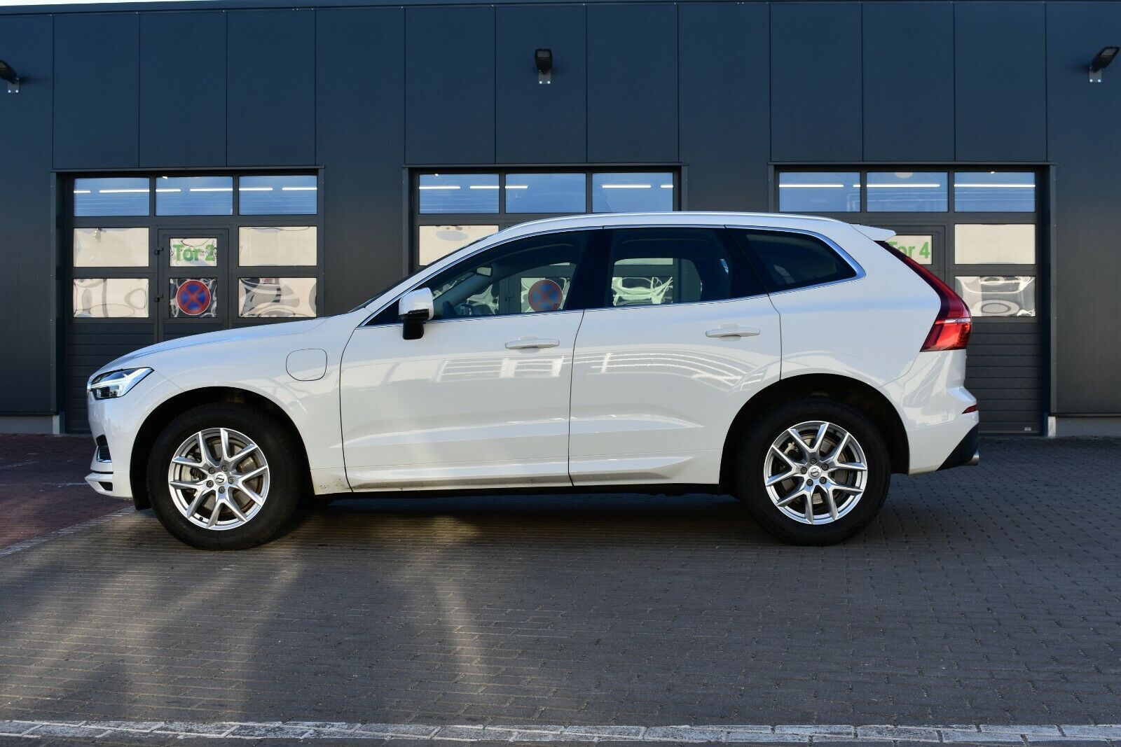 Fahrzeugabbildung Volvo XC60 T8 AWD *LUFT*STHZG*DAB*4x Sitzhzg*