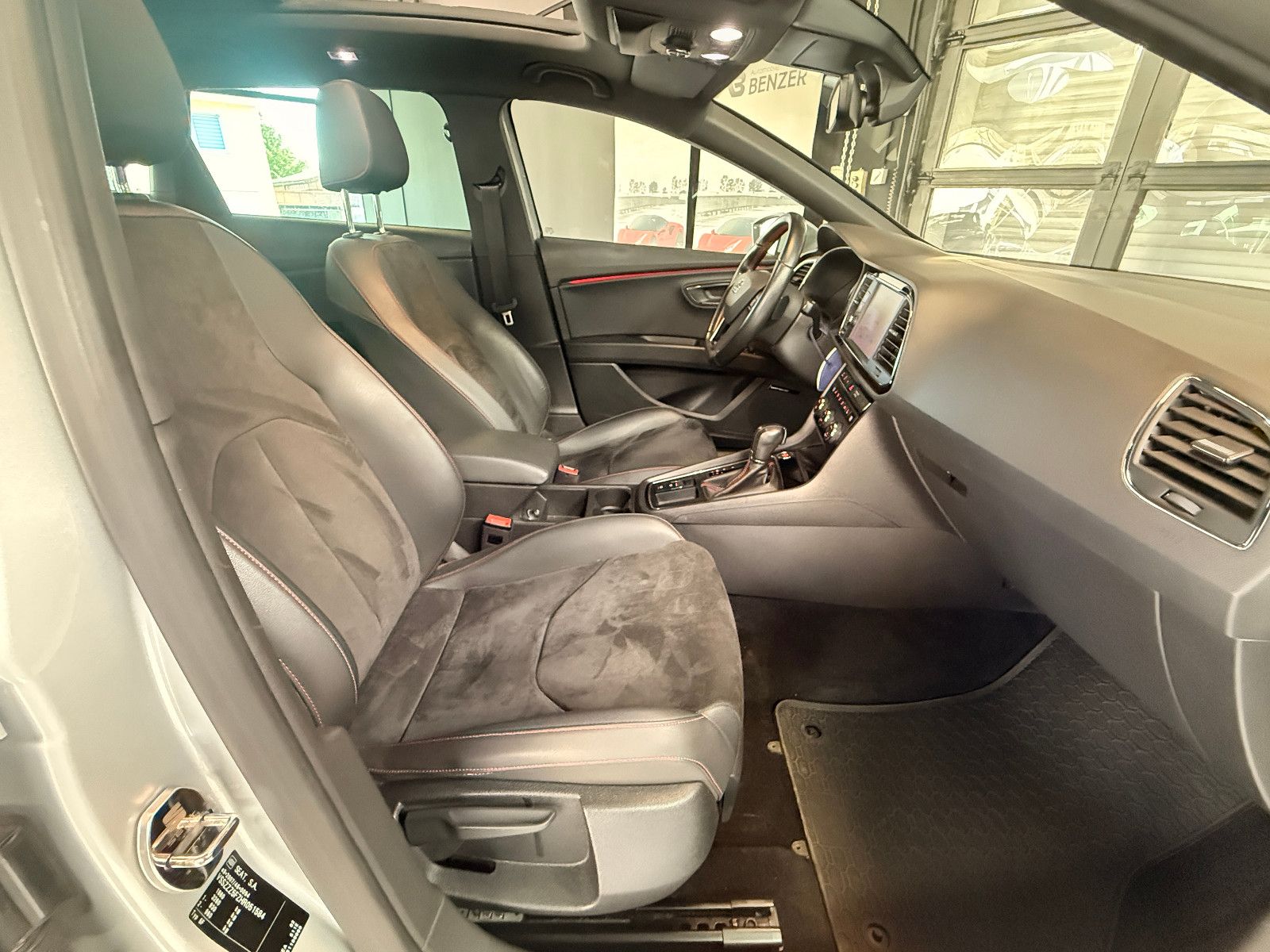 Fahrzeugabbildung SEAT Leon ST FR//ACC/LED/PANORAMA/APPLE-CAR/KAMERA