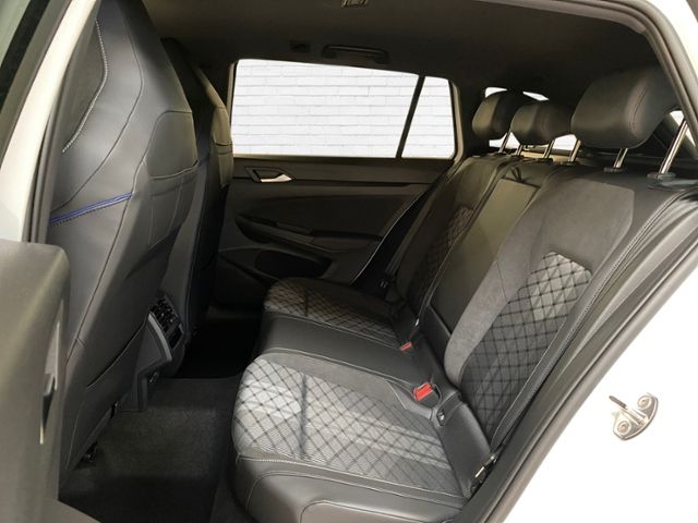 Fahrzeugabbildung Volkswagen Golf VIII Variant 1,5 l eTSI R-Line DSG KLIMA LE