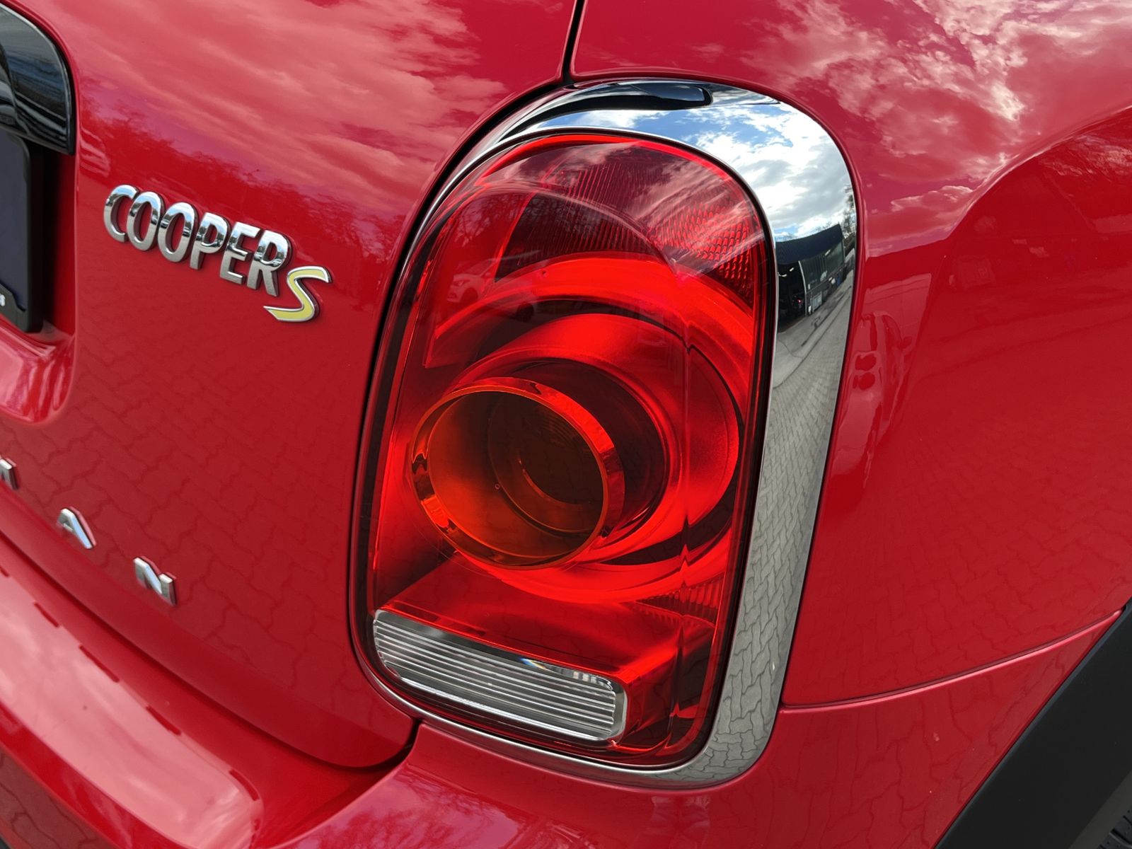 Fahrzeugabbildung MINI Countryman SE (Cooper) *NAVI*HUD*KEYL*LED*KAMERA