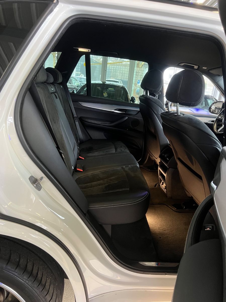 Fahrzeugabbildung BMW X5 xDrive 30 d M Sport Paket
