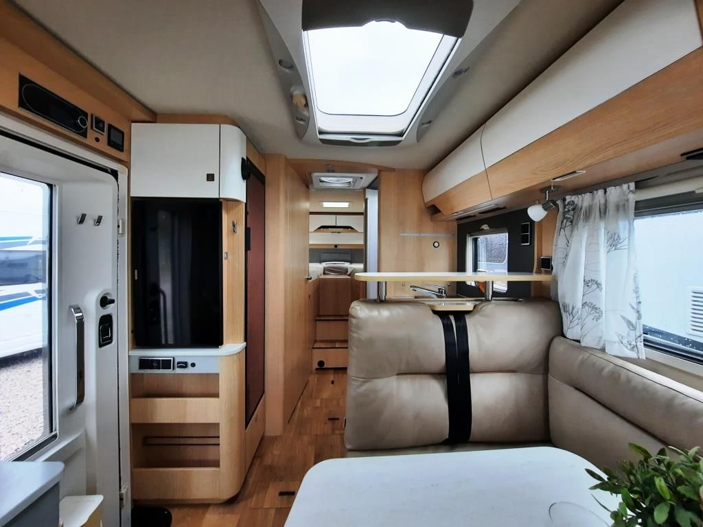 Fahrzeugabbildung HYMER / ERIBA / HYMERCAR B-Klasse 680 Lithium/Solar/Gastank/1.Hand