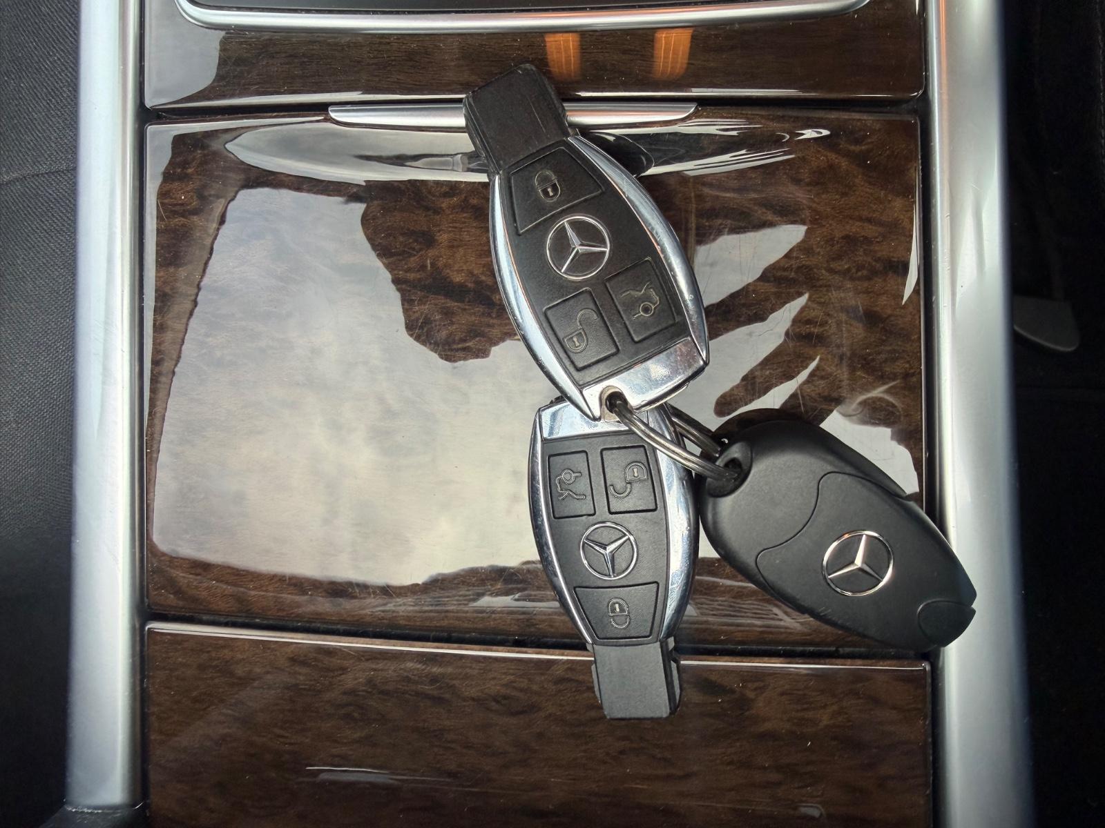 Mercedes-Benz E220 2012 — photo 18
