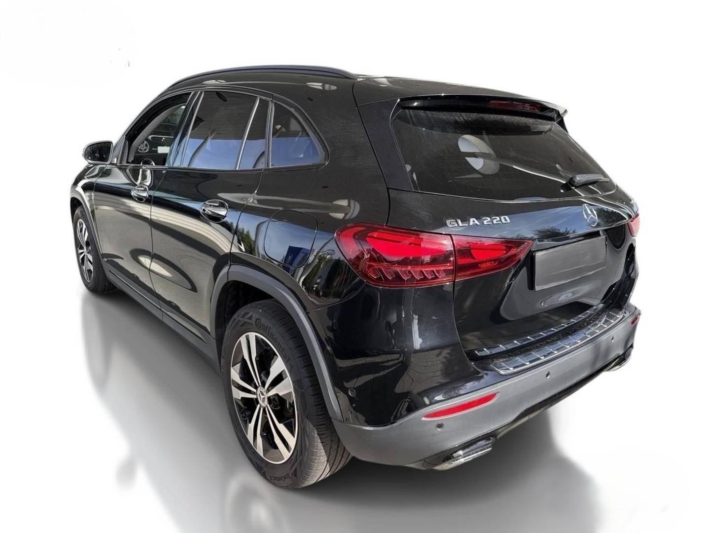 Mercedes-Benz GLA 220 4Matic Progressive RFK Leder Distronic foto 4
