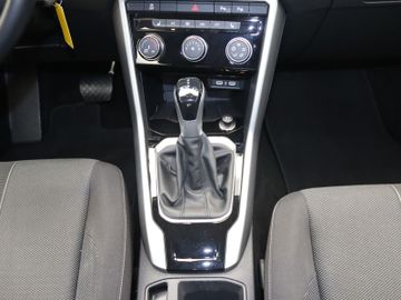 Volkswagen T-Roc - 12