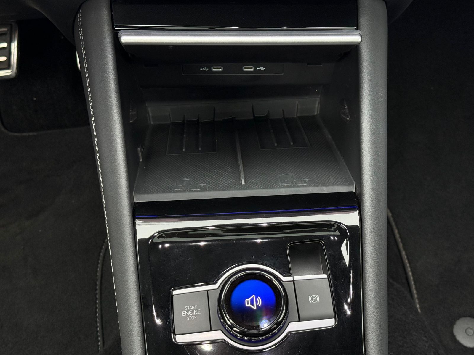Fahrzeugabbildung Volkswagen Tiguan 2.0TSI DSG 4M R-Line MATRIX+PANO+AHK+360°