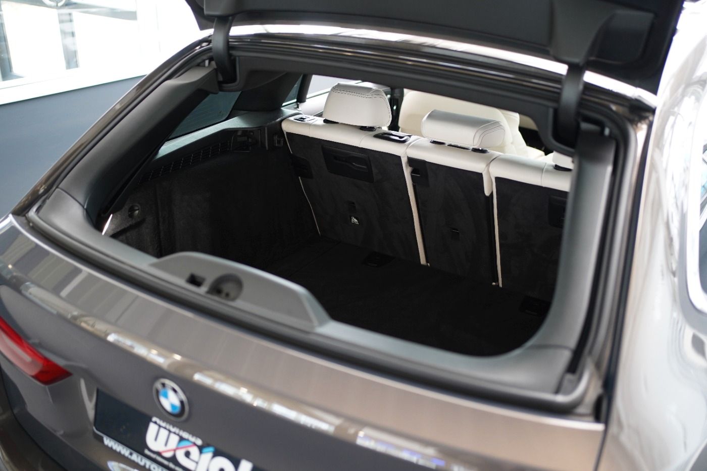 Fahrzeugabbildung BMW 520d xDrive M Sport +STHZG+20